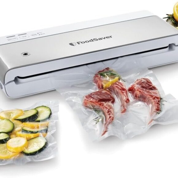 FoodSaver Compact Vacuum Sealer Machine w/ bags - Picture 1 of 10